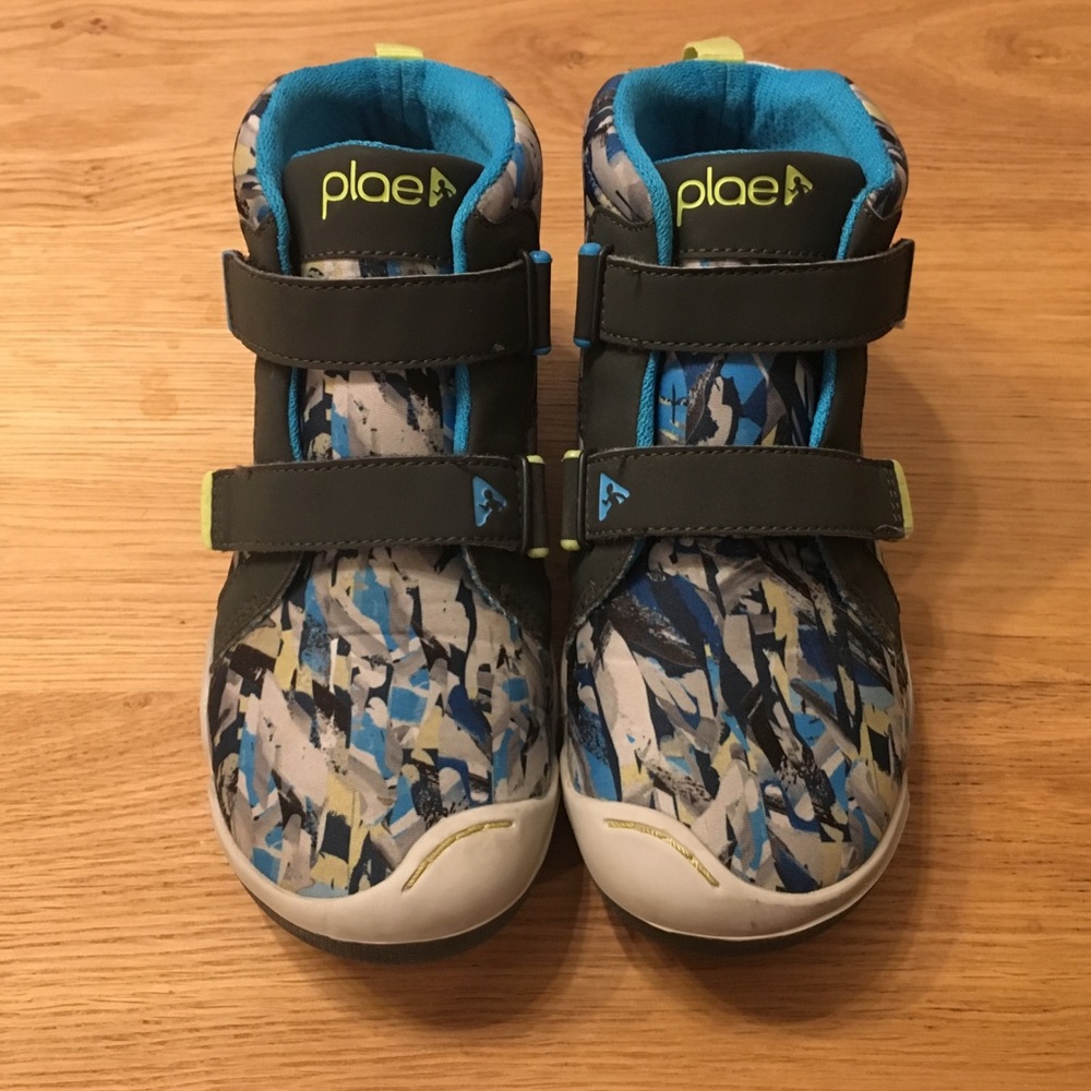 Youth Plae Shoes